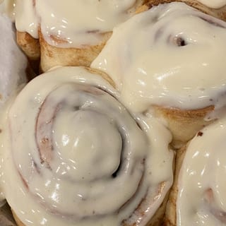 Cinnamon Roll x6 Hot